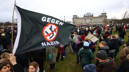Průzkum, který děsí. Více než pětina generace Z by si přála autoritářský režim