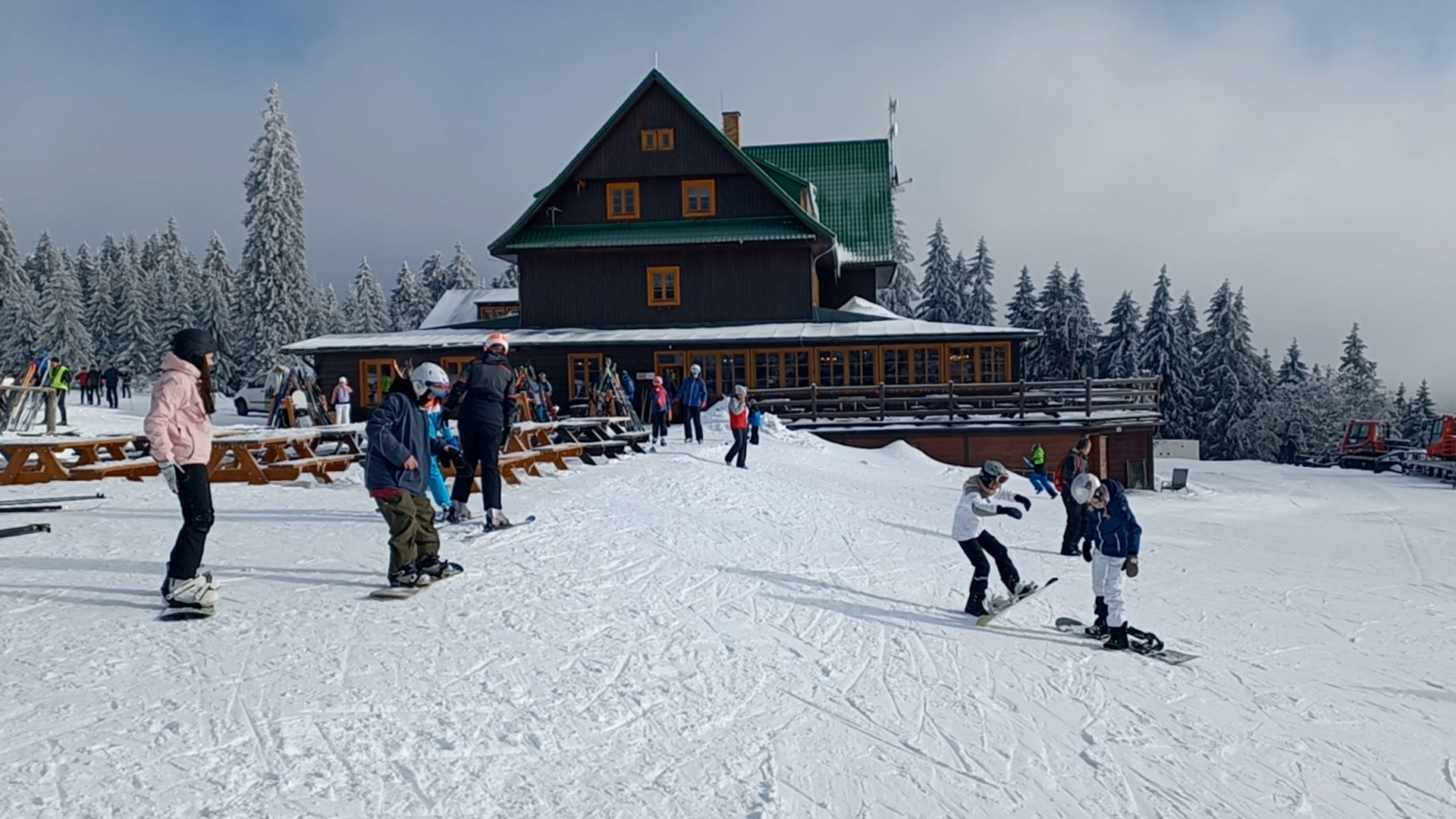 Česko lákalo turisty. Přijelo jich víc, tržby hotelů přesto klesly