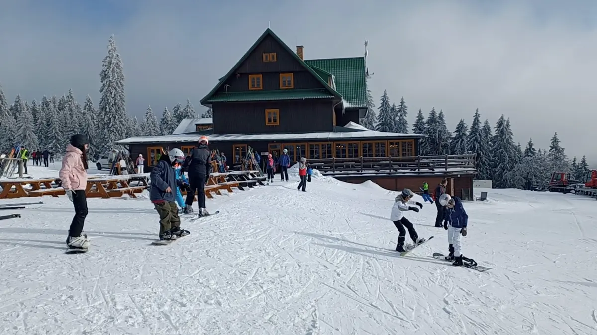Česko lákalo turisty. Přijelo jich víc, tržby hotelů přesto klesly