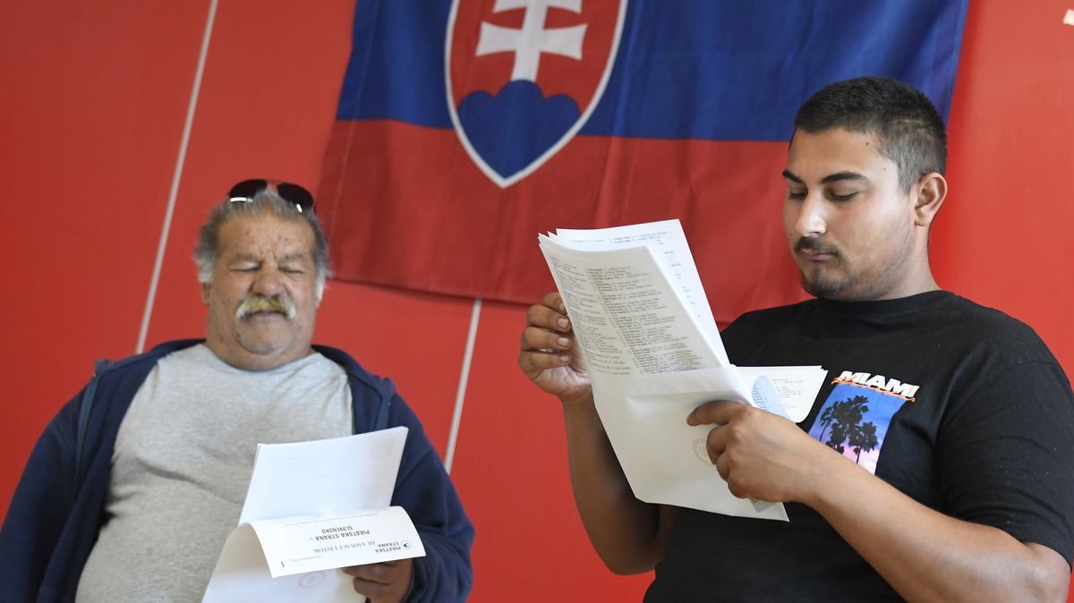 Romové si na Slovensku půjčili od lichvářů a marně čekají na slíbené peníze za účast ve volbách