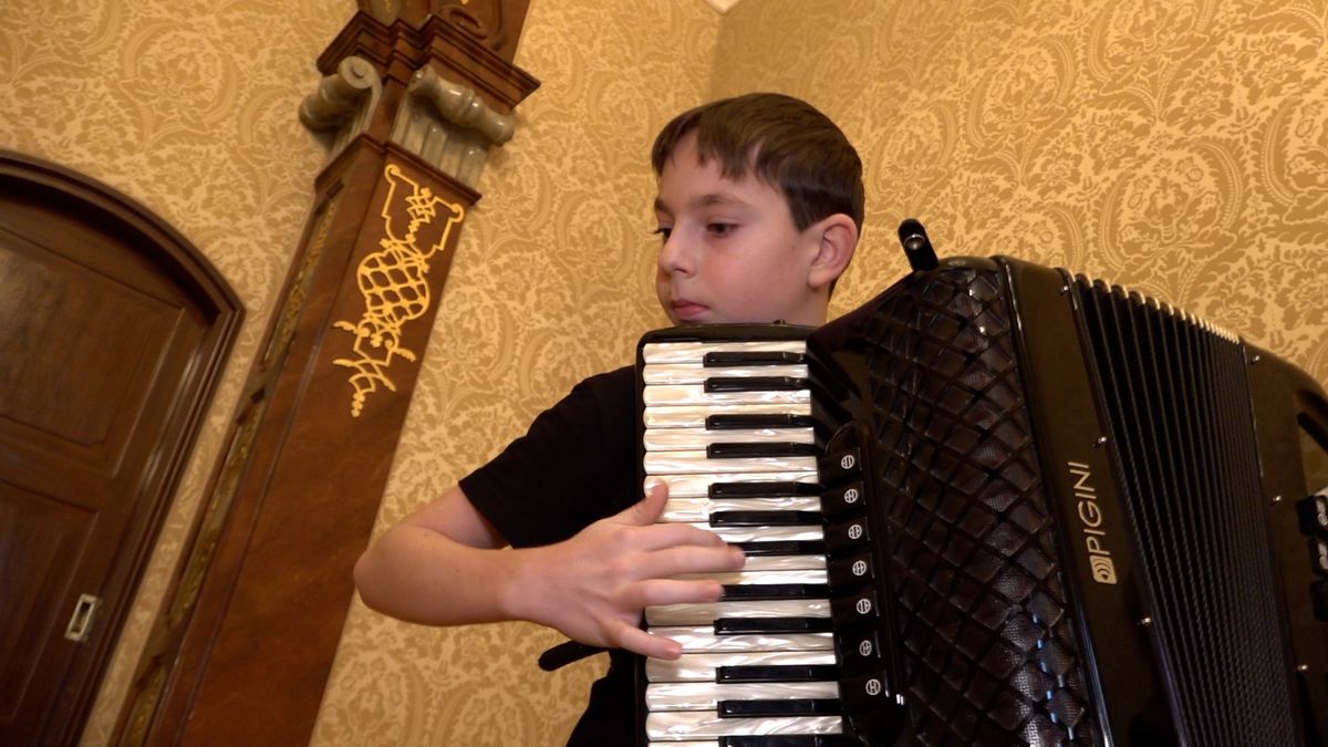Jedenáctiletý český akordeonista vyhrává skoro všechny soutěže a koncertuje s orchestry