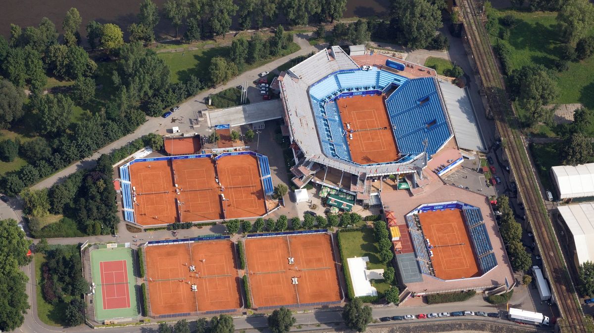 Razie na adresách tenisového svazu. Policie prověřuje dotace na turnaje