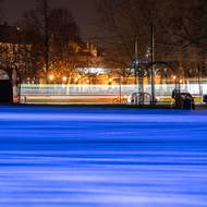 Imaginární vodní hladina v Šafaříkovo sadech od japonského umělce Yasuhiro Chidy