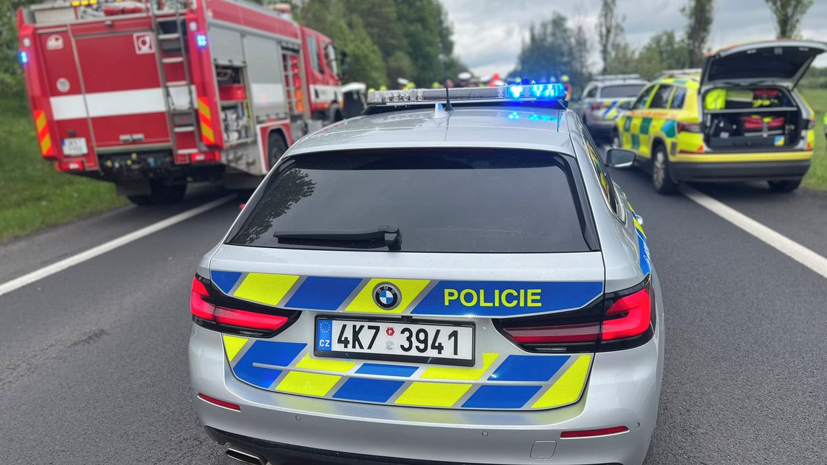 Po srážce s náklaďákem zemřel na Třebíčsku řidič osobního auta
