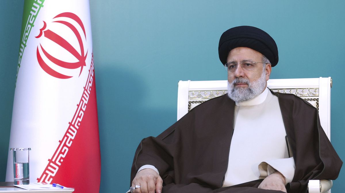 Teherán stanovil datum íránských předčasných prezidentských voleb na 28. června