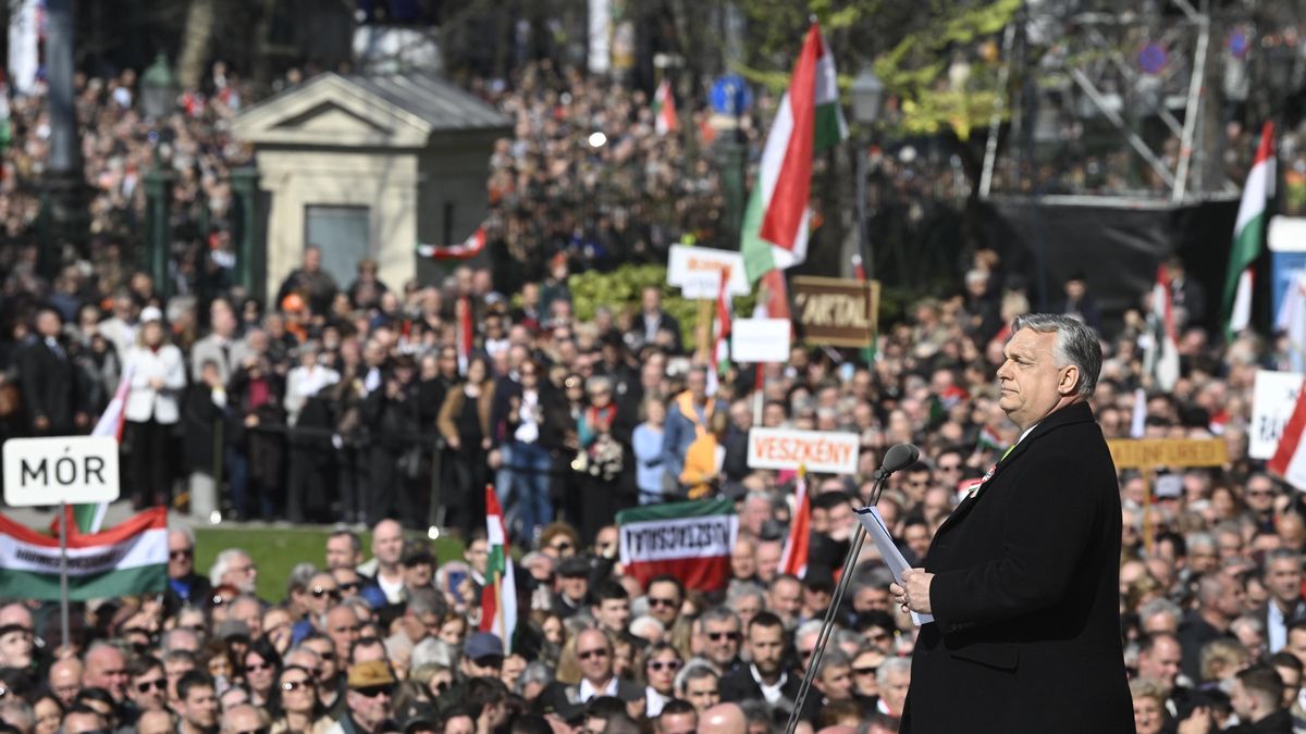 Podle Orbána musí suverenisté v letošních volbách obsadit Brusel