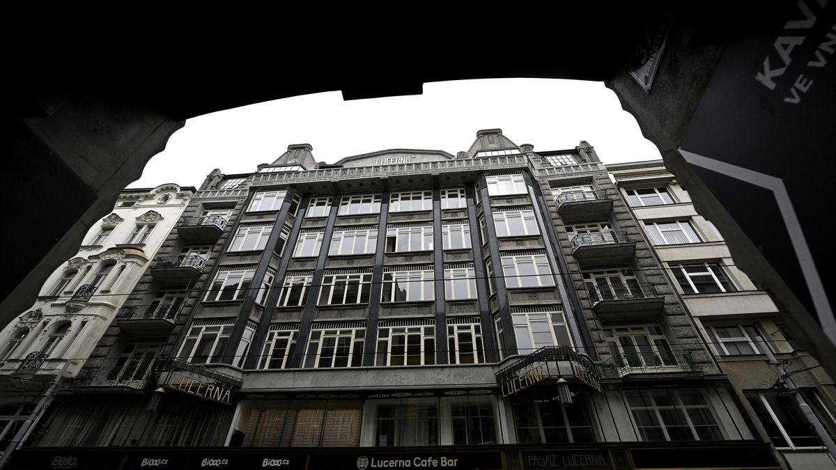 Havlová prodala svůj většinový podíl v Paláci Lucerna za miliardu