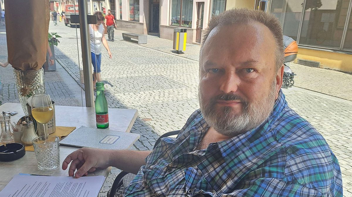 Strana Lepší Česko s mimozemšťany stáhla z kandidátky do Senátu muže, který se prohlásil za mrtvého