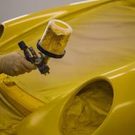 Zakázkově vytvořena byla také žlutá barva.