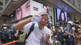Čína vyhrožuje Británii odvetou za nabídku pomoci obyvatelům Hongkongu