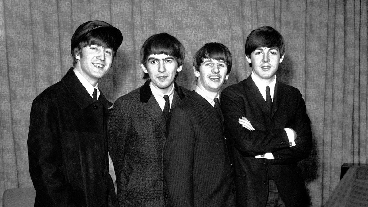 Beatles v době svých začátků. John Lennon vlevo.