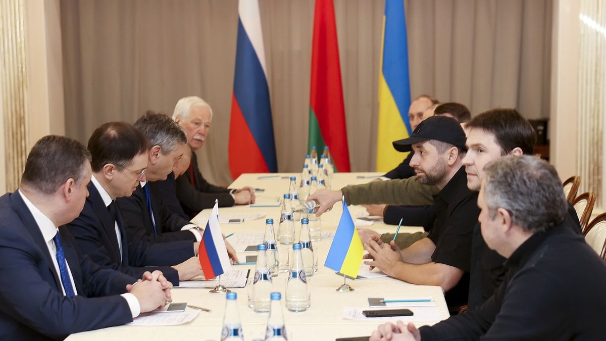Rusko a Ukrajina se dohodly na možném dočasném příměří v humanitárních koridorech