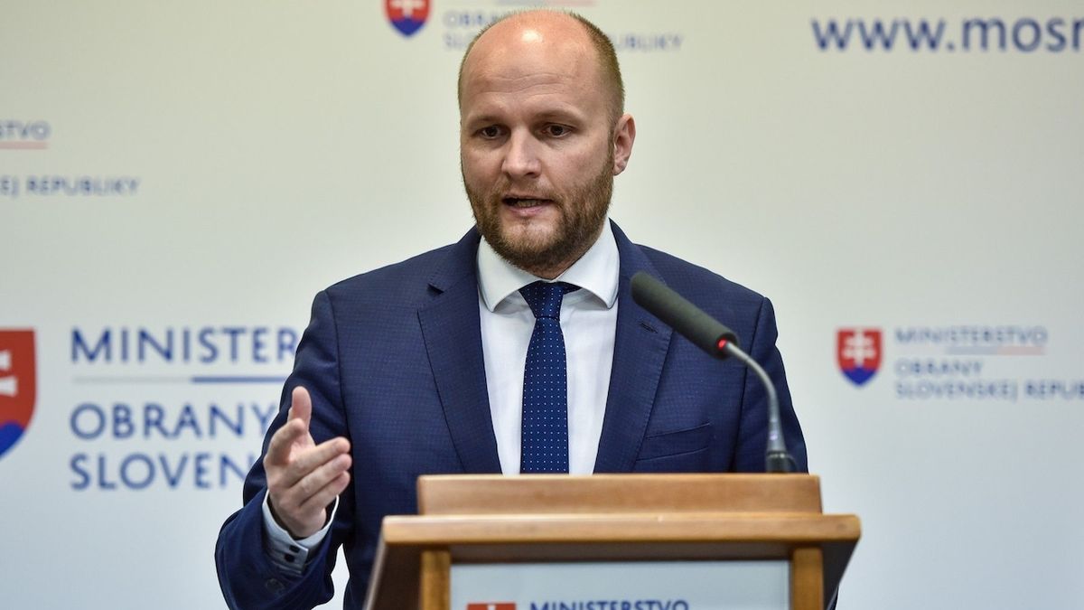 Slovensko jedná s Ukrajinou o dodávce houfnic Zuzana, potvrdil ministr obrany
