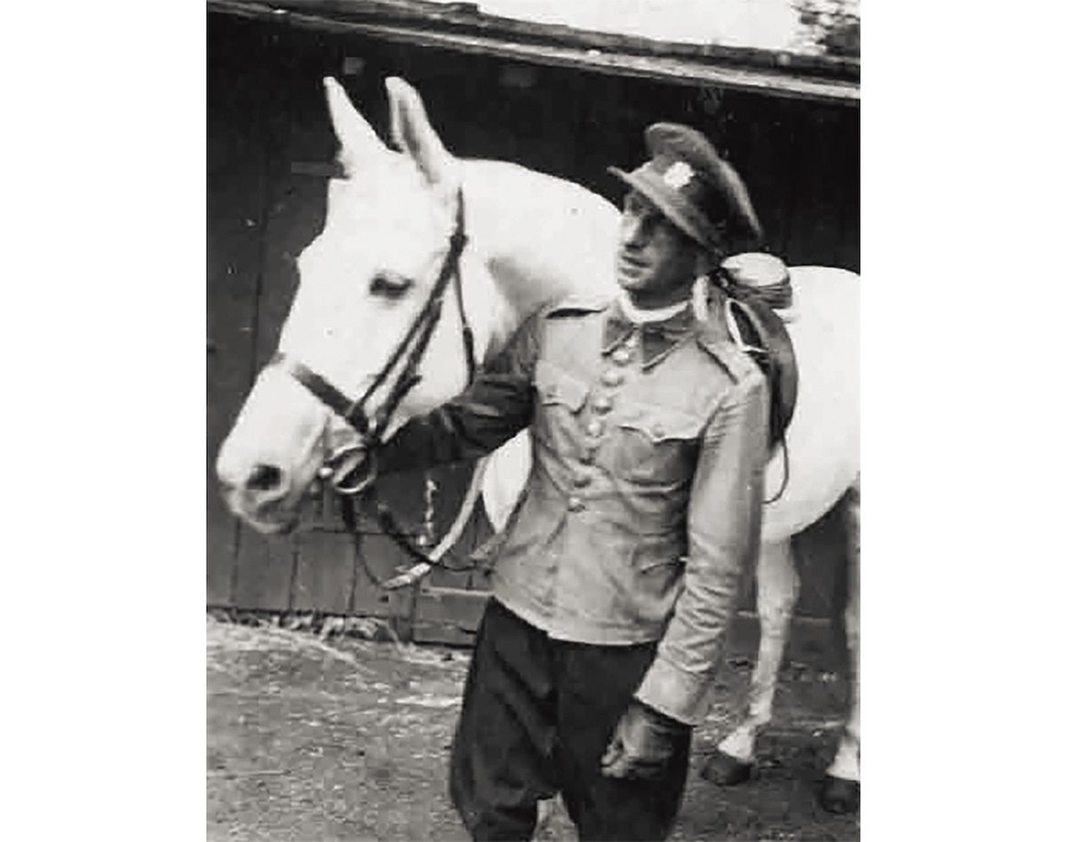 „Ušlechtilý kůň je srdnaté stvoření. Má-li spravedlivého pána, je jeho věrným služebníkem,“ napsal Václav Morávek. Sám byl skvělý jezdec. Vynikal v drezuře i parkuru a koně miloval.