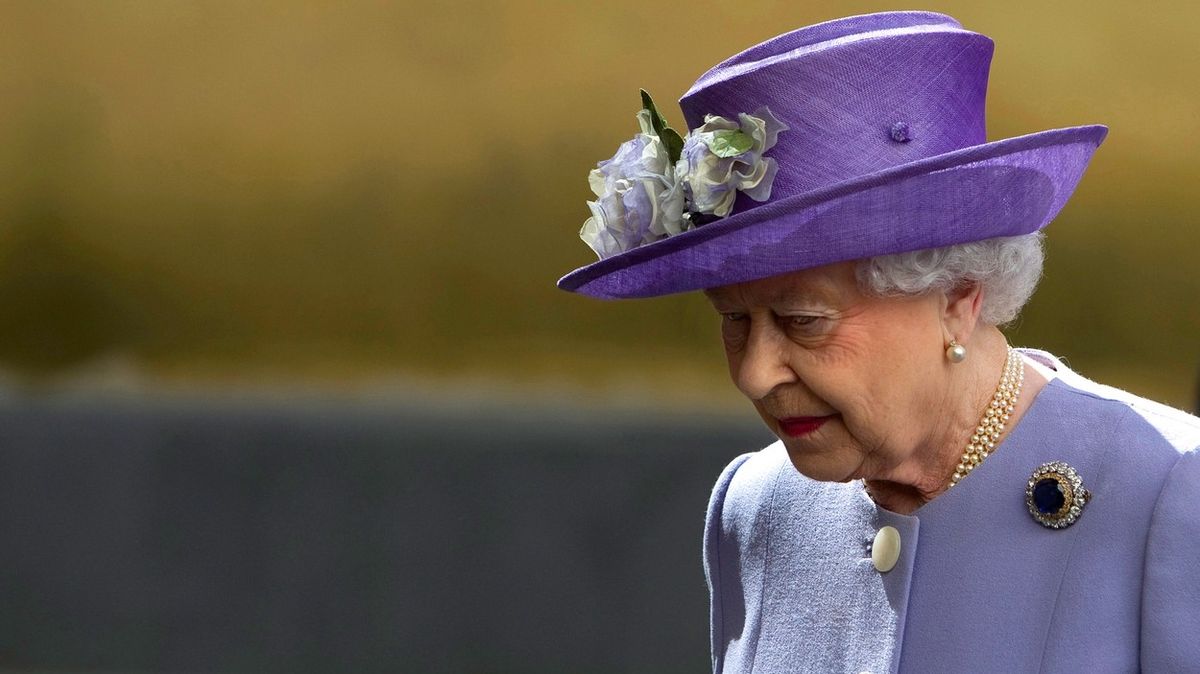 Královna Alžběta II. v tichosti slaví 96. narozeniny, na její počest vznikla nová Barbie