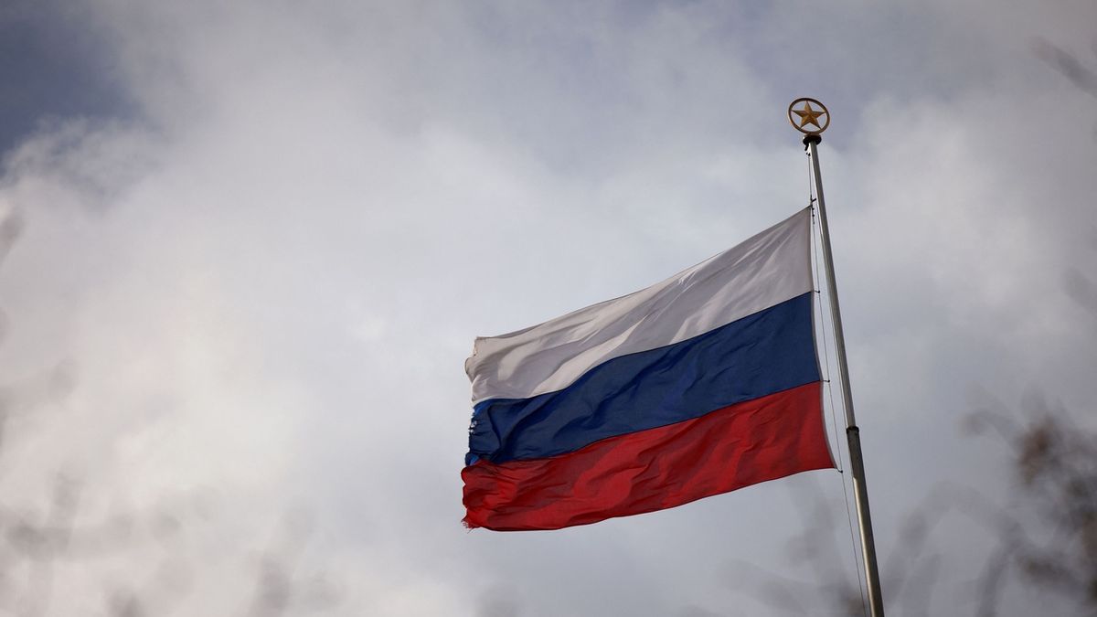 Zakažte ruské vlajky, vzkázal velvyslanec německé vládě