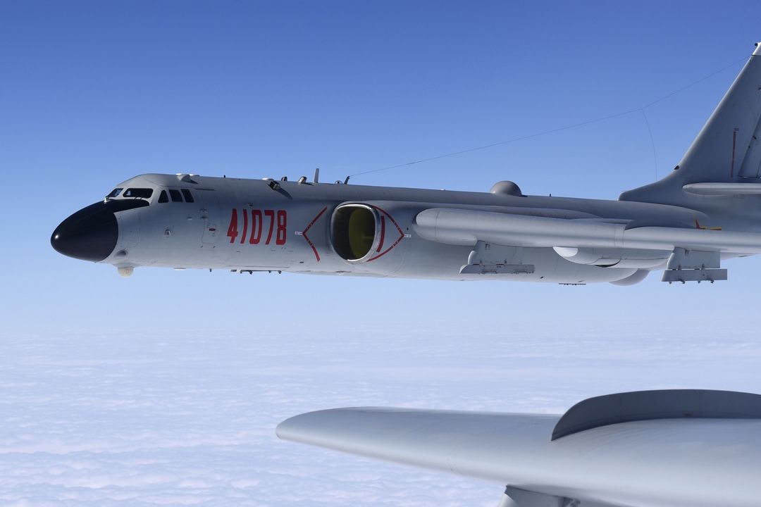 Čínský strategický bombardér H-6K 