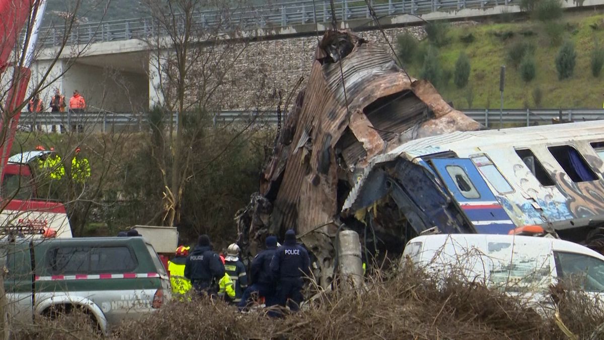 Obětí srážky vlaků v Řecku je už 57