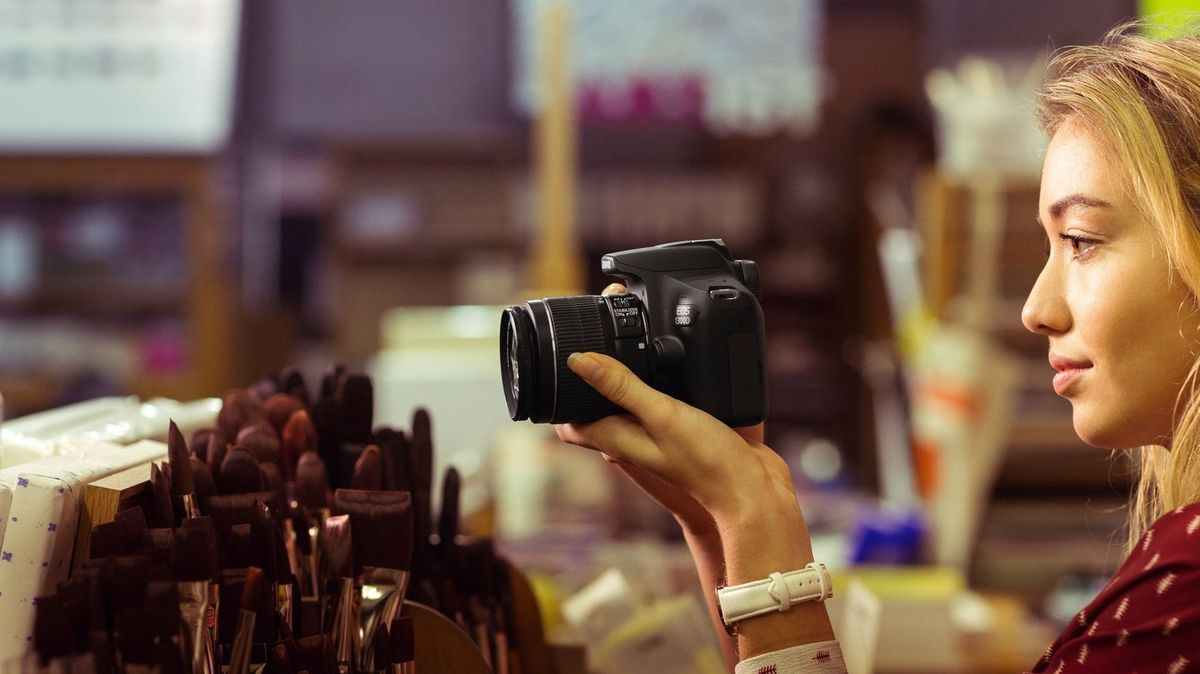 Podvodníci se snaží napálit fotografy. Takhle trik funguje