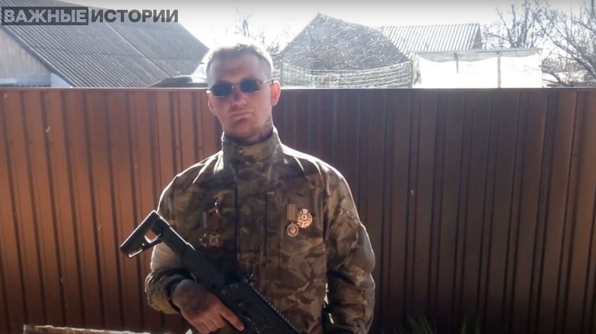 Vojáka, který se přiznal k vraždě civilisty, ruský soud odsoudil za lež