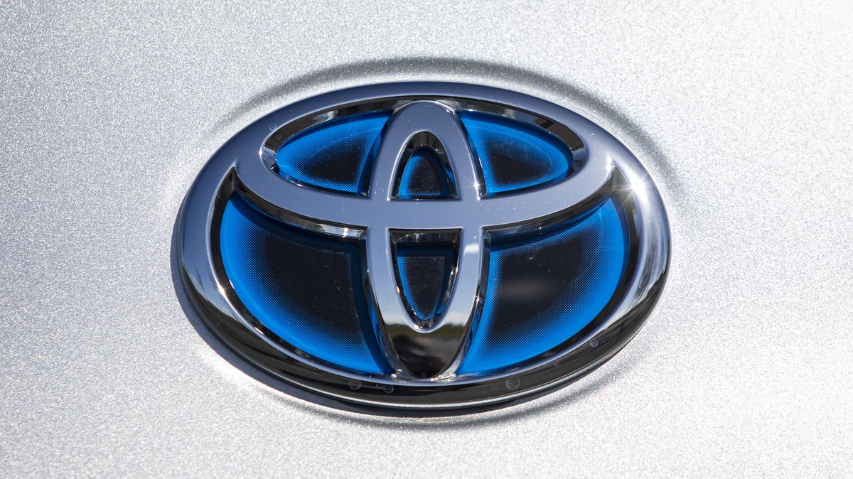 Plug-in hybrid dojede přes 200 km na elektřinu, plánuje Toyota