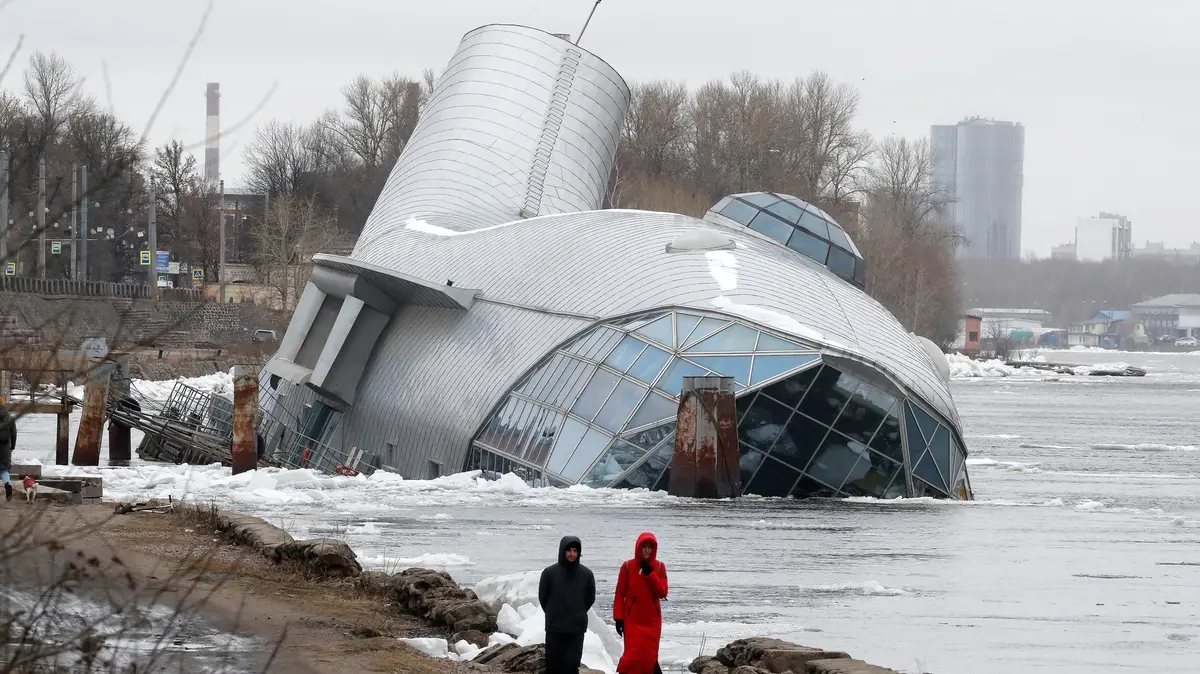 Plovoucí restaurace v Petrohradě se potopila