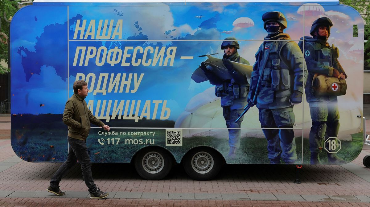 Vězně rekrutuje také ruská armáda, tvrdí britské ministerstvo obrany