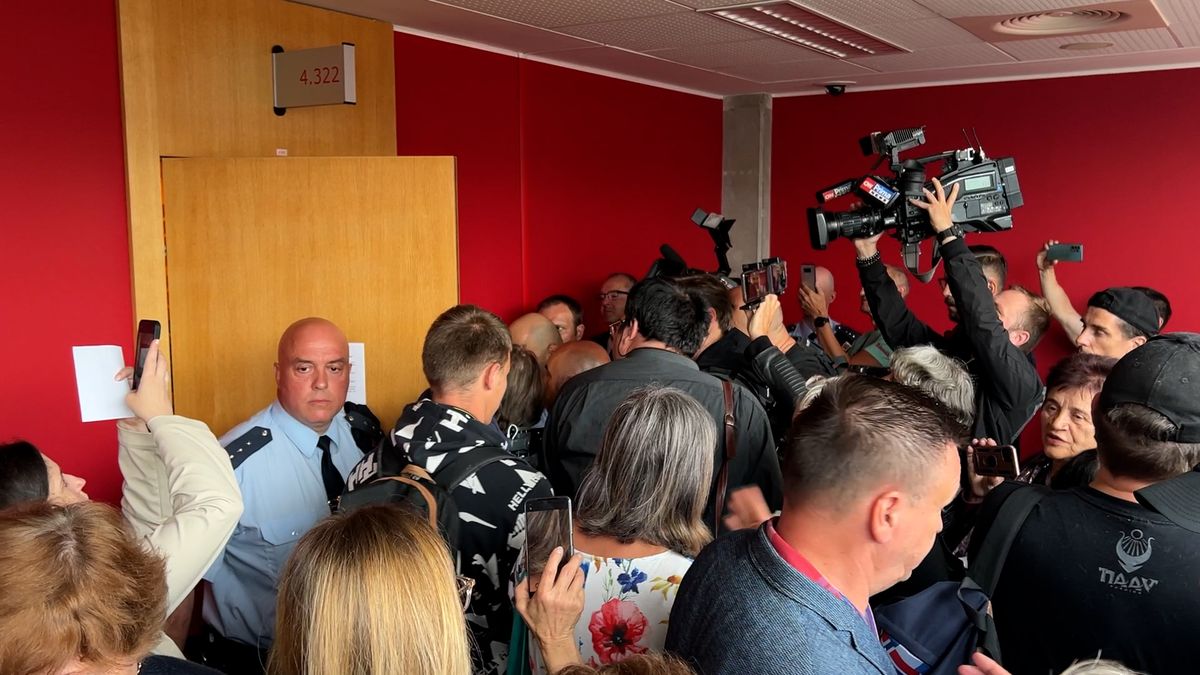 Hysterický tyjátr na soudu s Tušlem v Praze