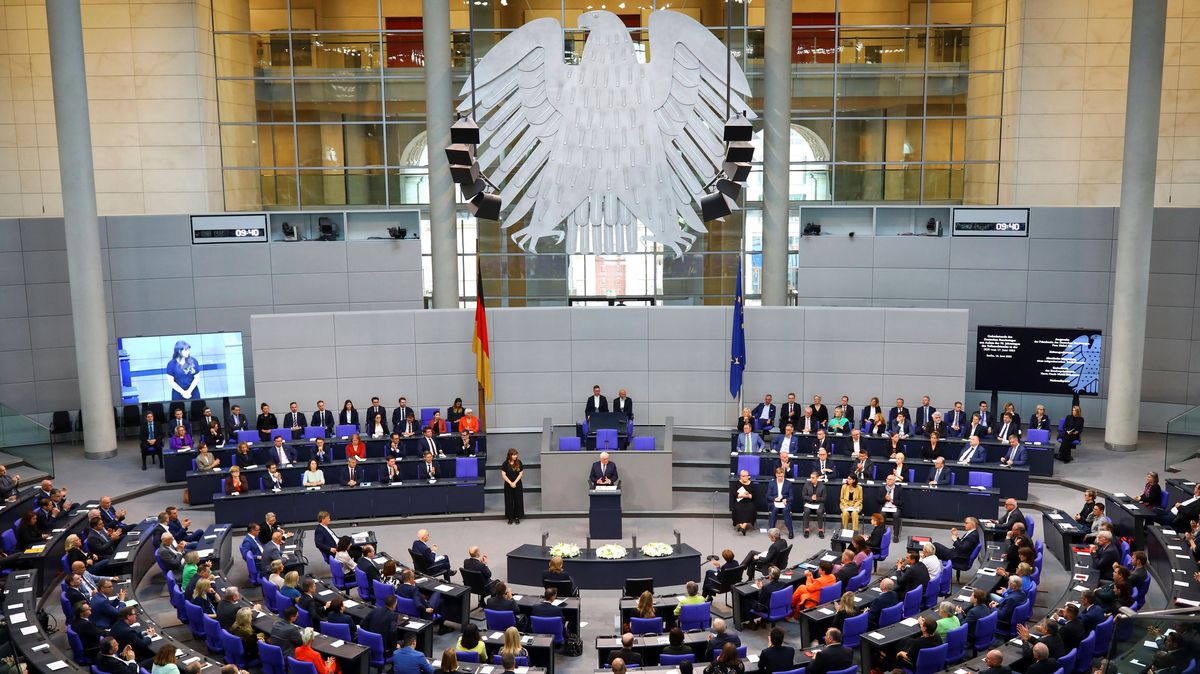 Cestovní kancelář Bundestag. Rozpočet pro služebky německých poslanců je skoro na nule