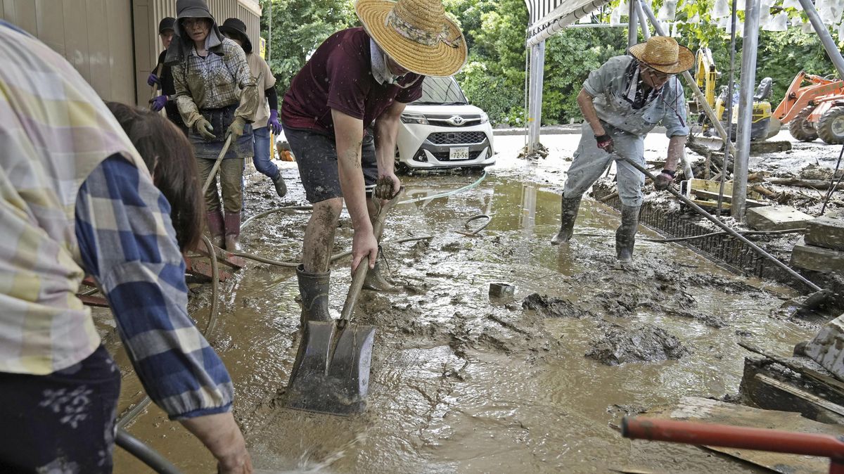 Japonsko hlásí po přívalových deštích a sesuvech půdy nejméně šest mrtvých