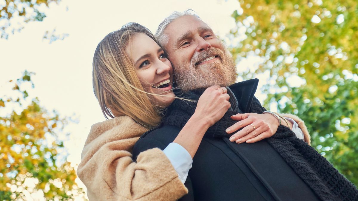 Třináct problémů, které mohou nastat ve vztahu se starším mužem