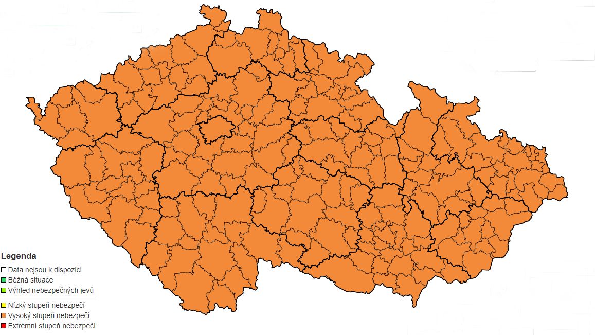 Bouřky budou po celé zemi velmi silné, hrozí kroupy a přívalové povodně, varují meteorologové