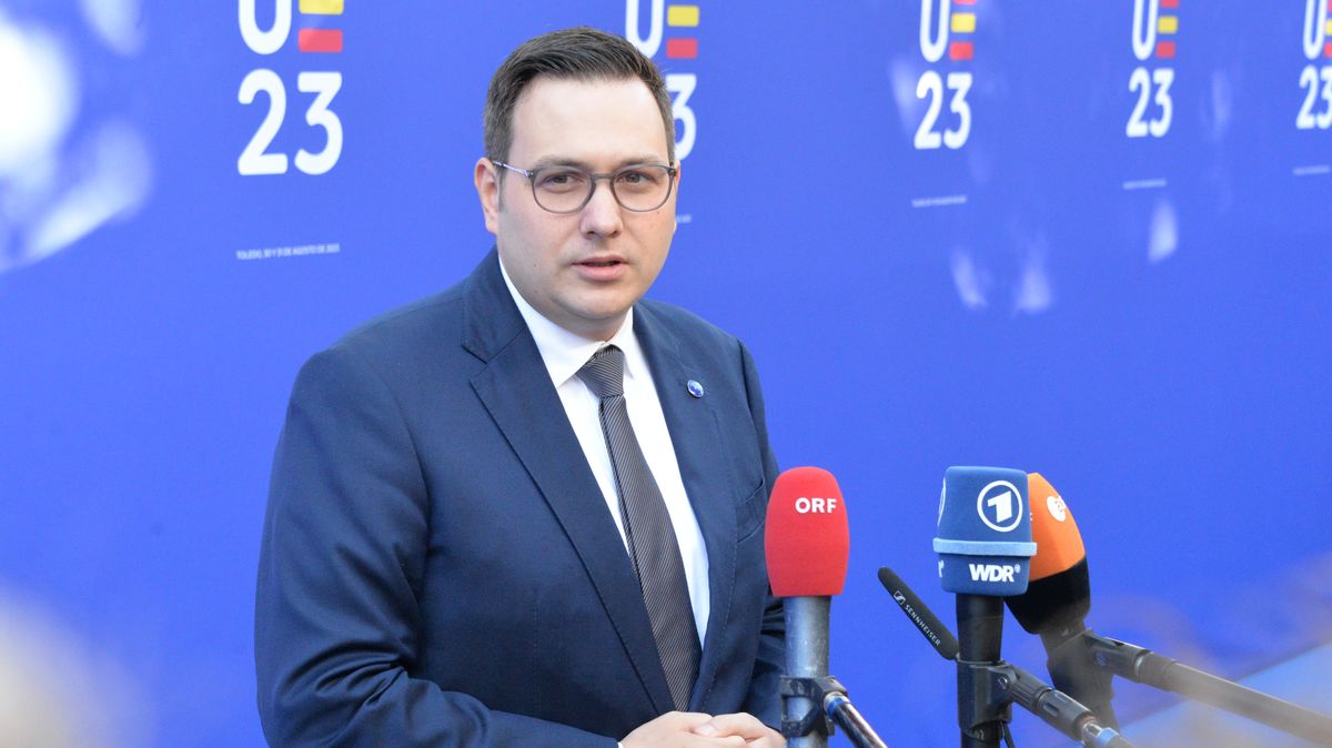 Ruský velvyslanec v Praze musel na kobereček kvůli smrtícímu útoku v Hroze