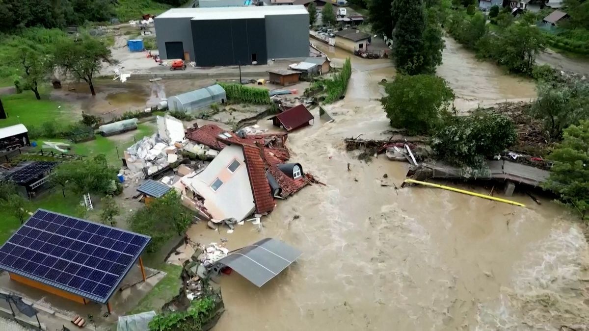 Ve Slovinsku se protrhla hráz, zemi sužují záplavy i sesuvy půdy