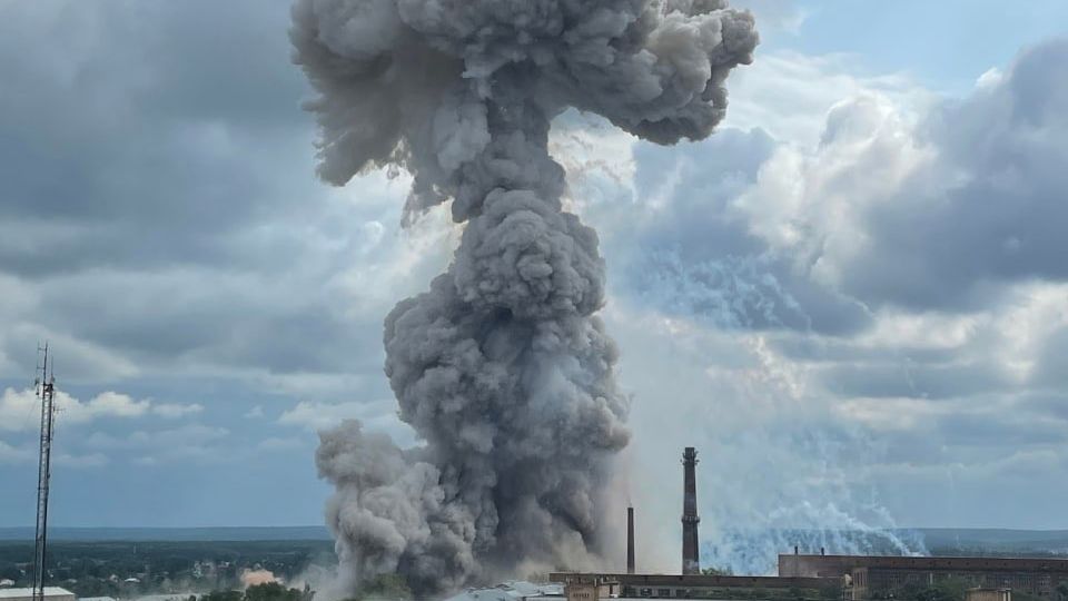 Mohutný výbuch v továrně nedaleko Moskvy