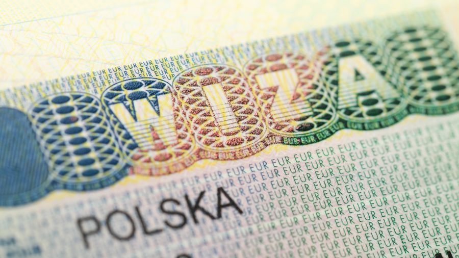 Skandál v Polsku: Přes 350 tisíc migrantů mohlo získat pracovní víza za úplatek
