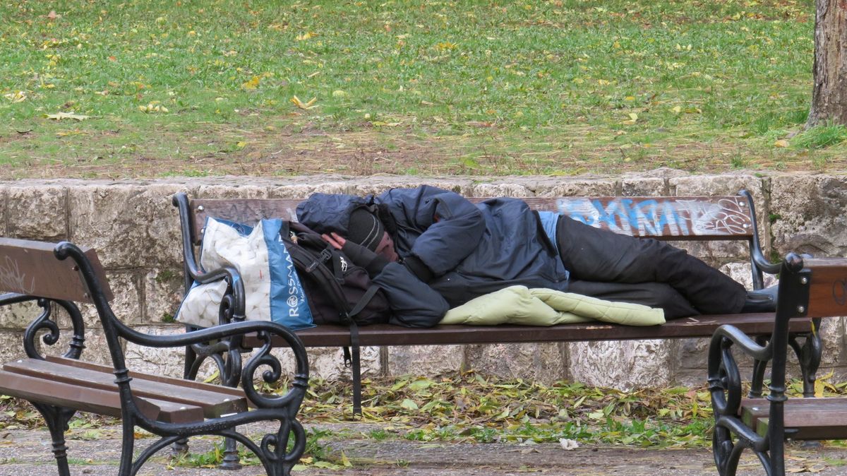 Ze snílků se ve městě aut snadno stanou bezdomovci