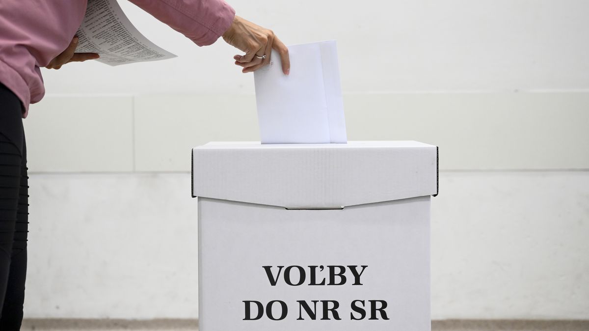 Ve volební místnosti na Slovensku zkolaboval volič. Na místě zemřel