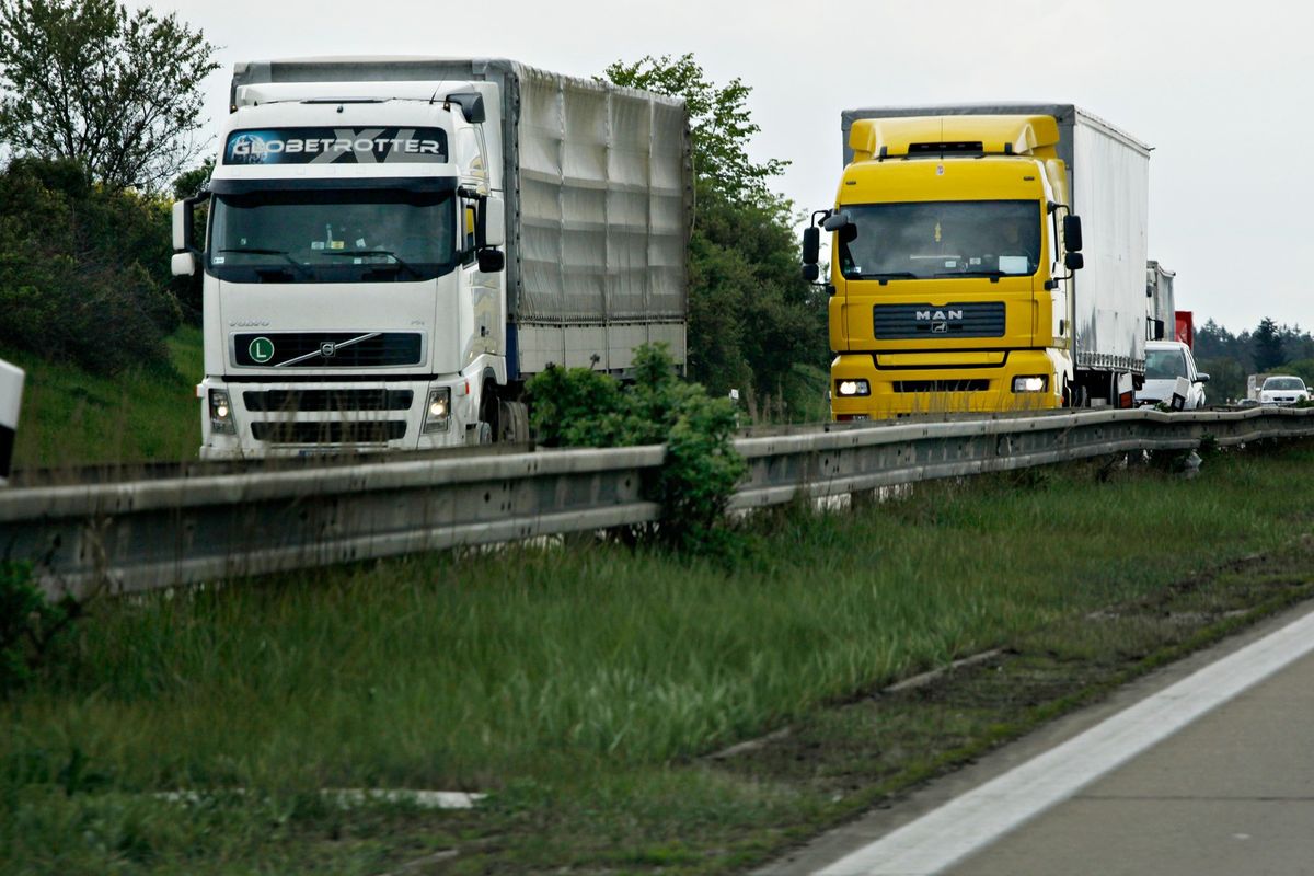 Šňůra kamionů a pomalý i levý pruh. D1 u Brna je před Velikonoci ucpaná víc než obvykle