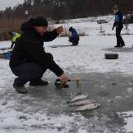 Lov na dírkách na bývalém koupališti Hotelu Všemina na Zlínsku.  