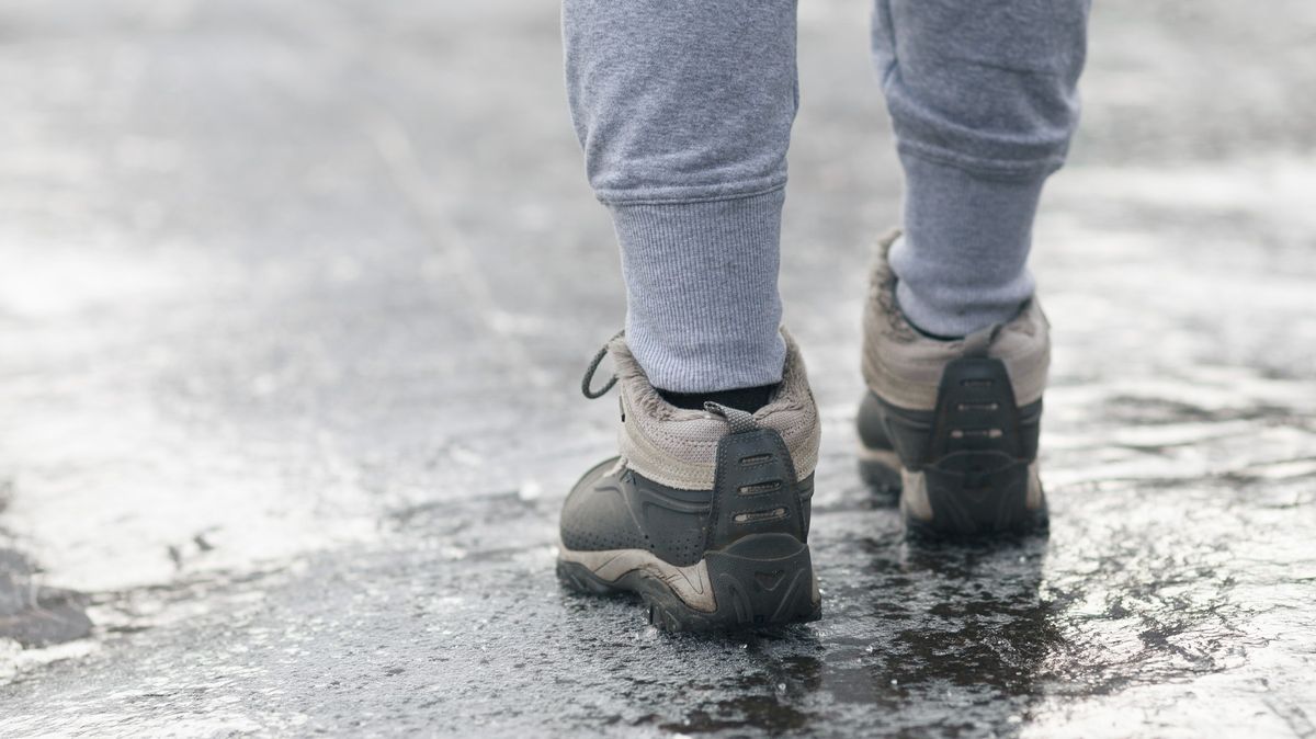 V pátek pozor na náledí, varovali meteorologové