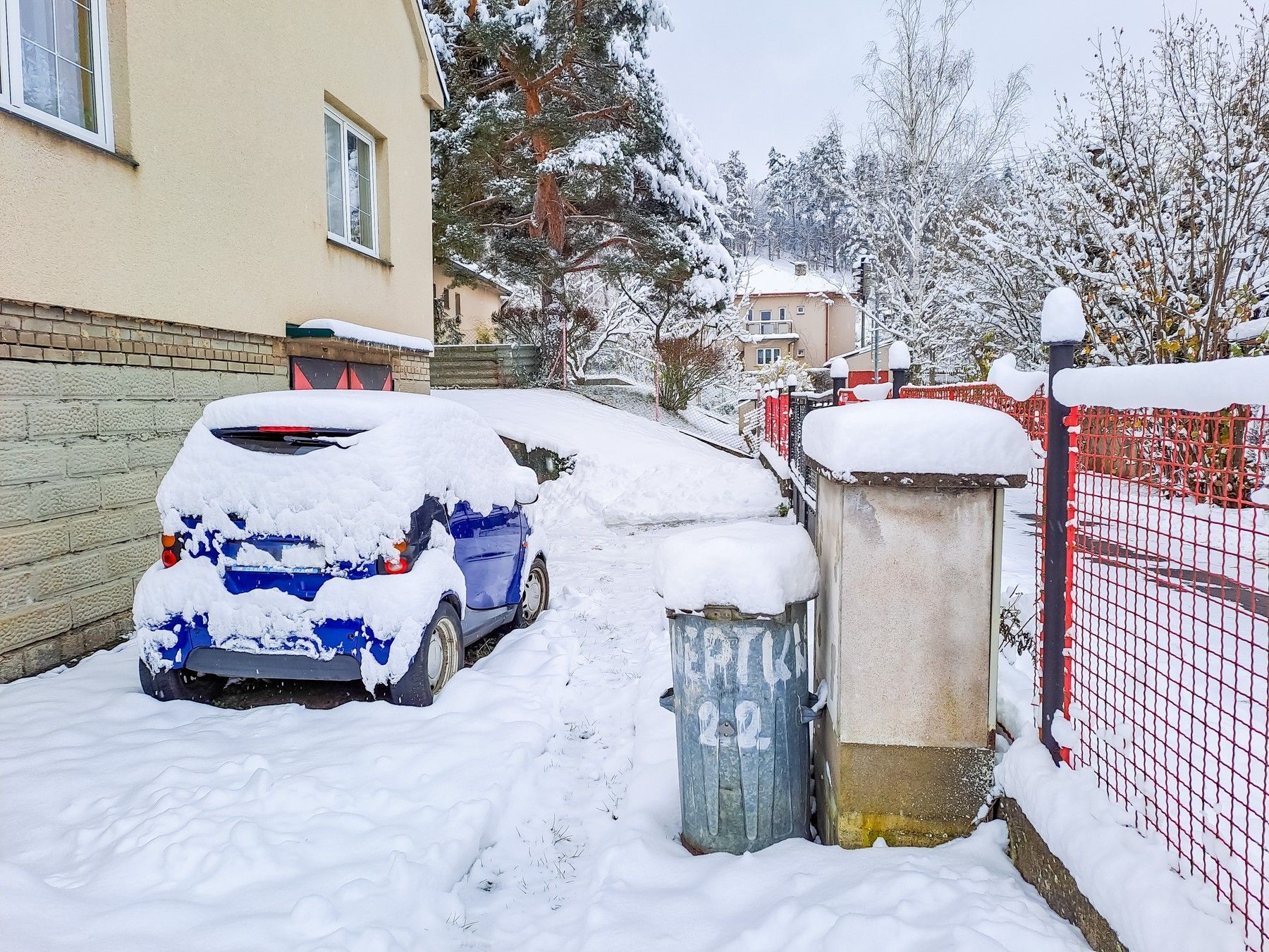 Poznáte auto pod sněhem?