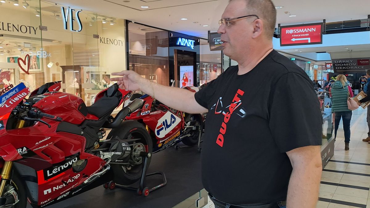 Český sběratel patří mezi top pět zákazníků Ducati, nyní své stroje vystavuje v Praze