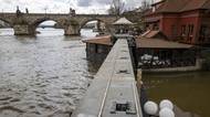 Praha čeká velkou vodu, zavře náplavky a vrata na Čertovce