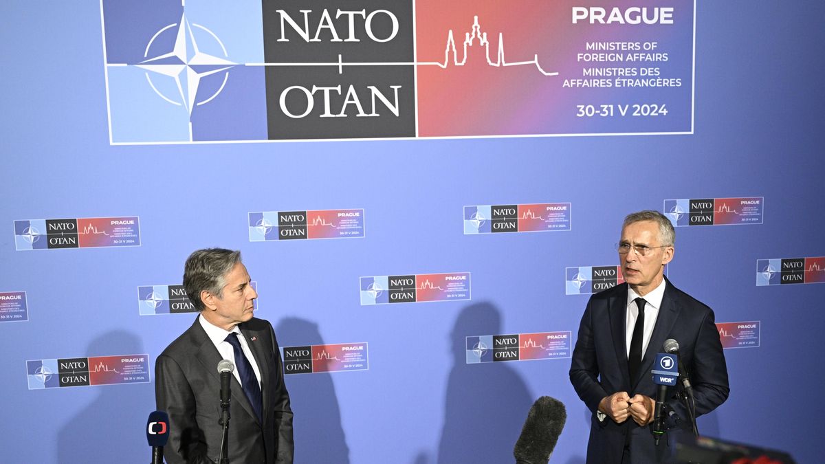 V Černínském paláci začalo neformální jednání ministrů zahraničí NATO