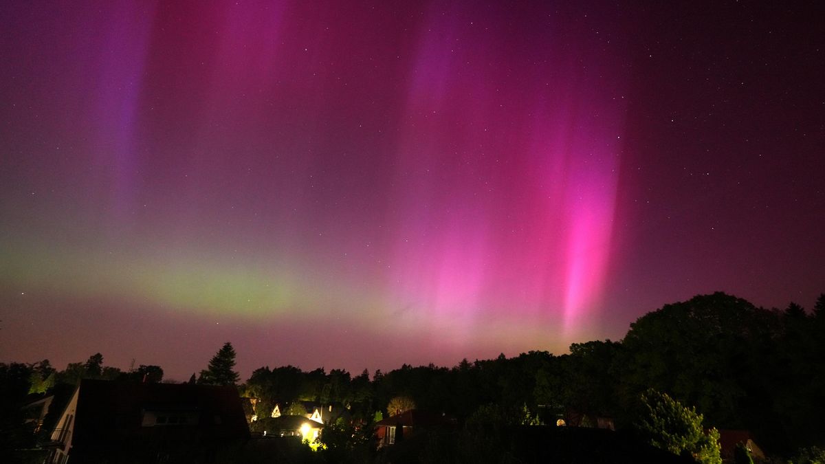 Na Zemi se řítí geomagnetická bouře. Může zas přinést polární záři i k nám