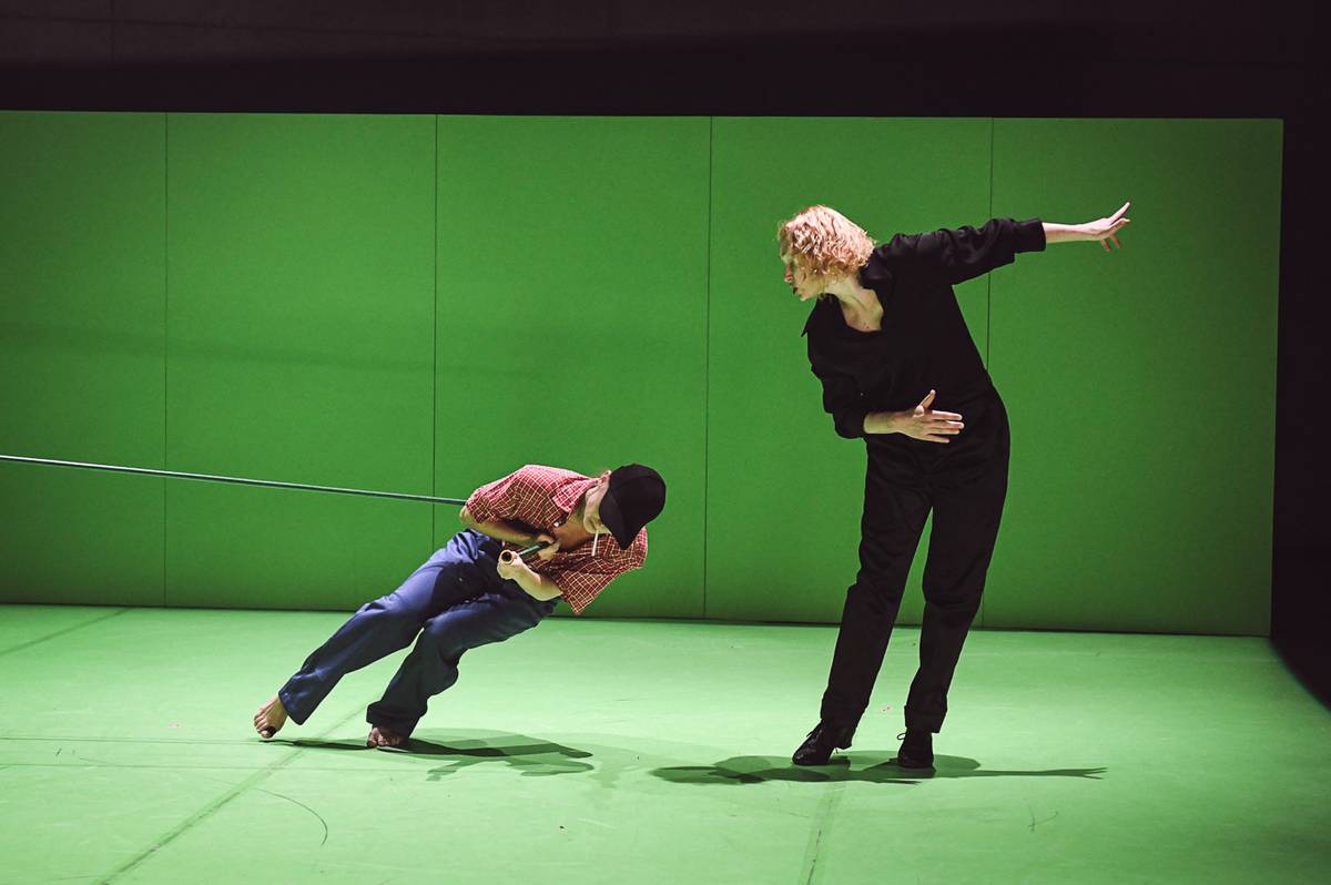 Představení souboru Farma v jeskyni Český hrdina je k vidění v pražském DOXu