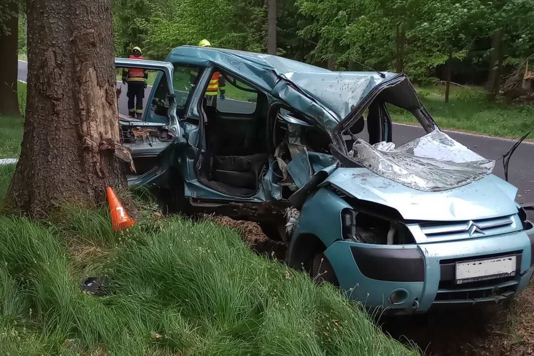 Při havárii na Děčínsku zemřel řidič