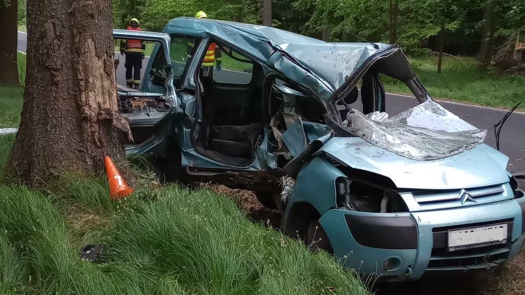 Při havárii na Děčínsku zemřel řidič