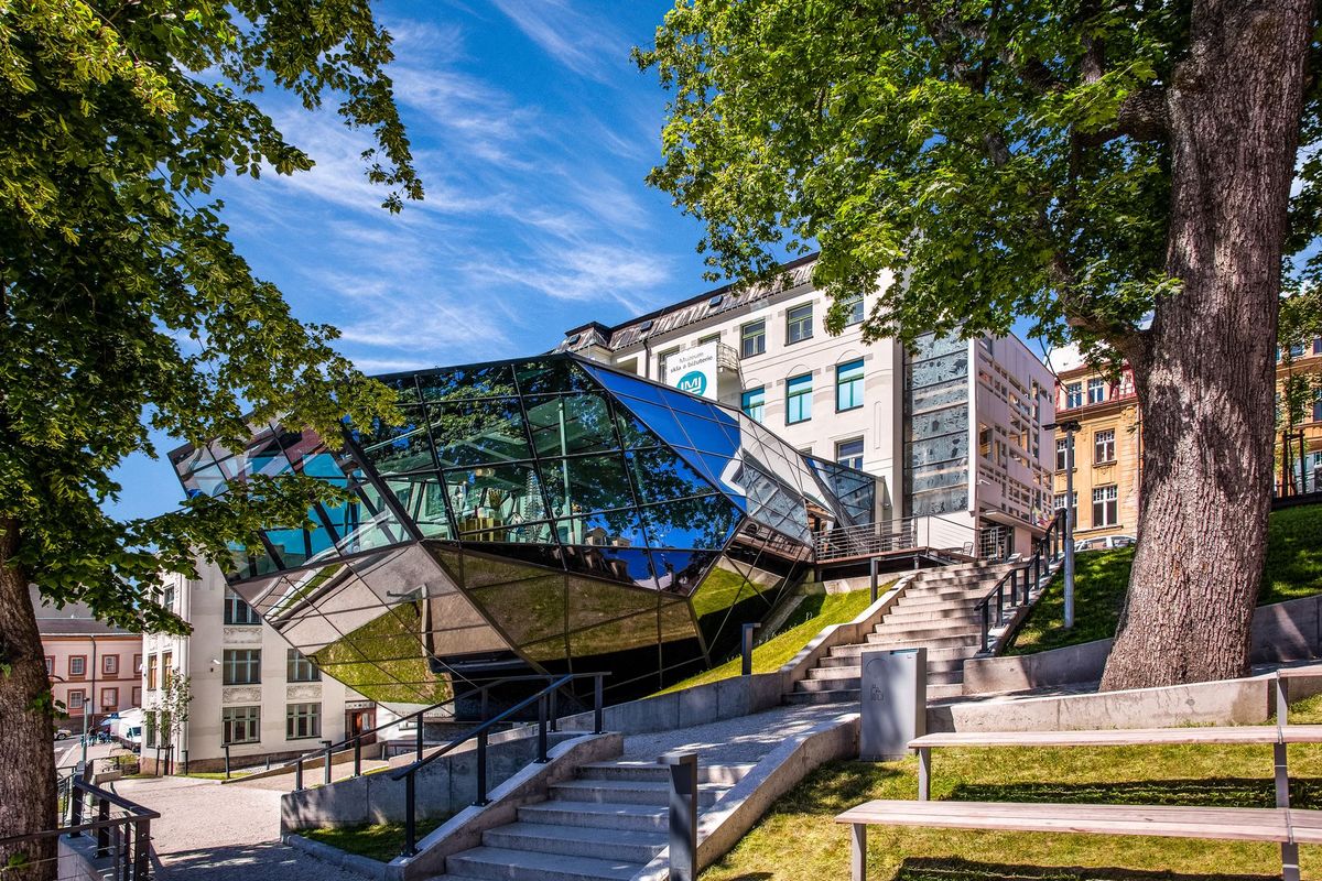 Jablonecké Muzeum skla a bižuterie slaví 120 let a usiluje o změnu názvu